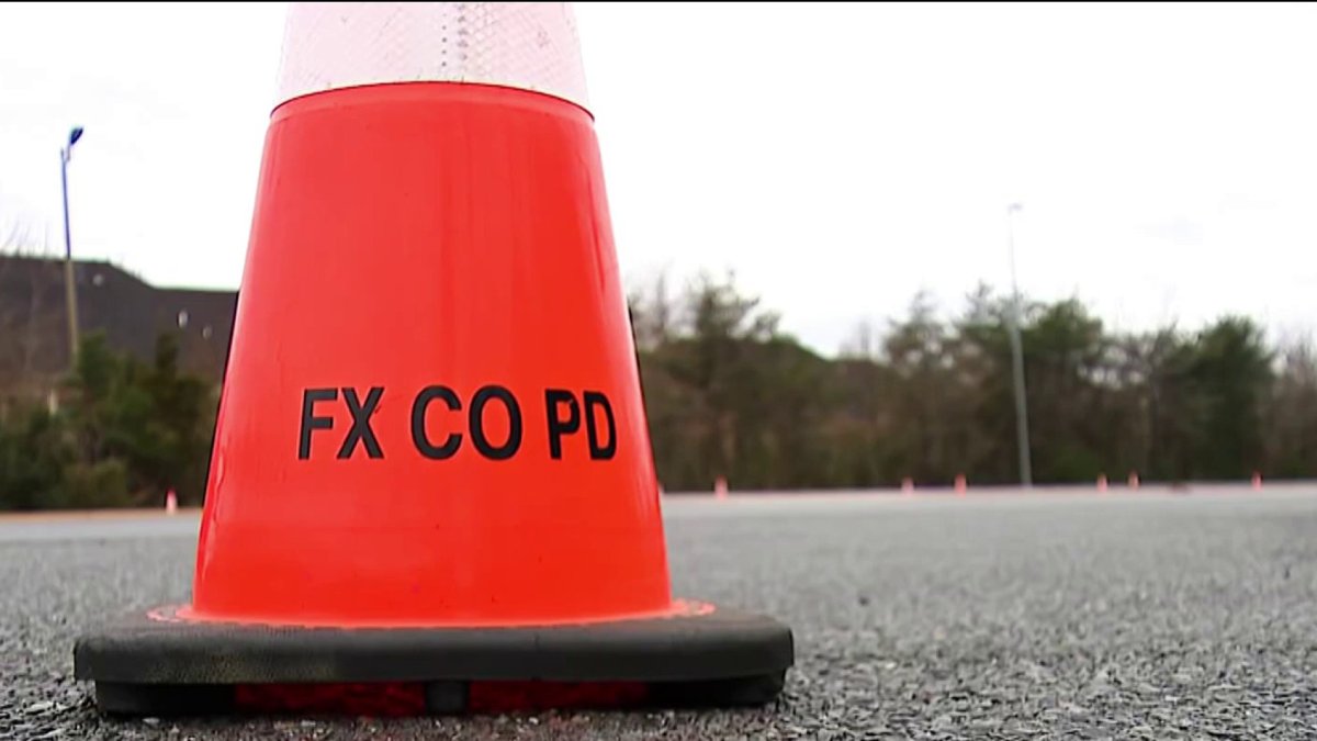Man found dead in median of Fairfax County Parkway