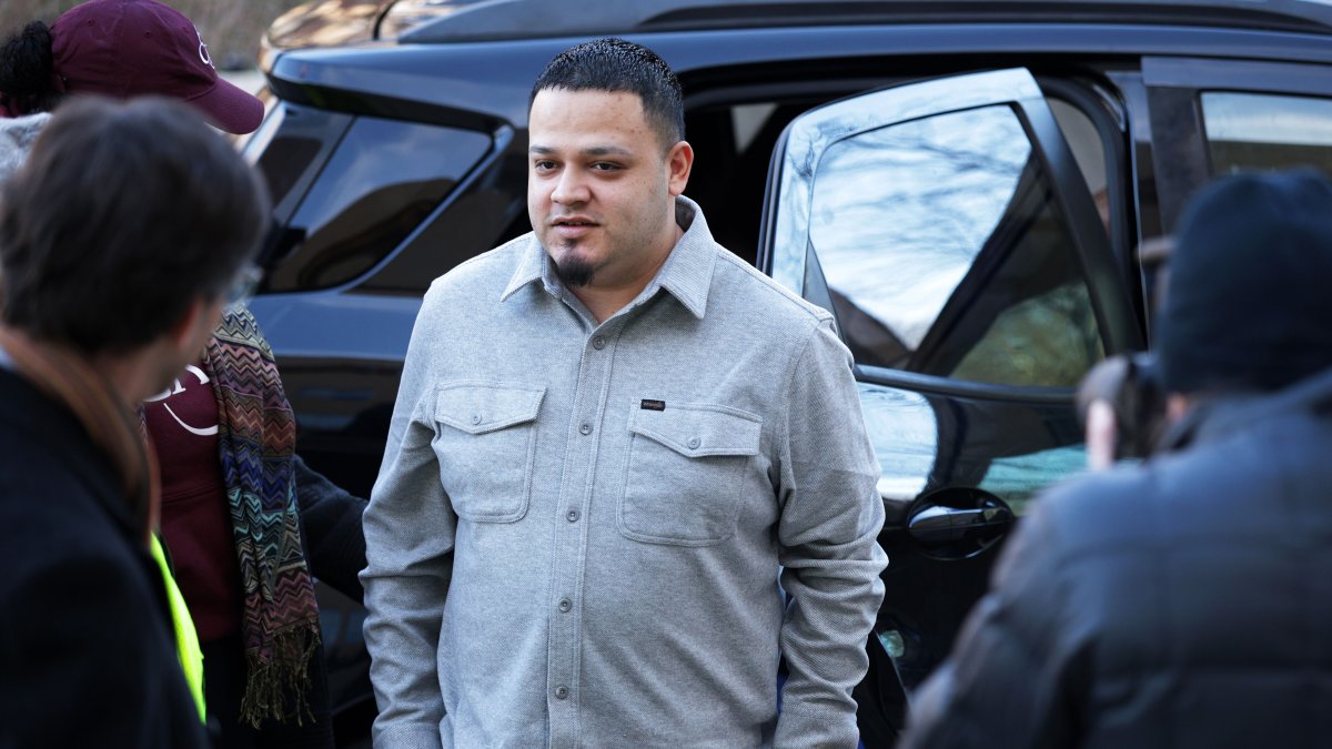 Judge rules Kilmar Abrego Garcia can't be re-detained by immigration authorities