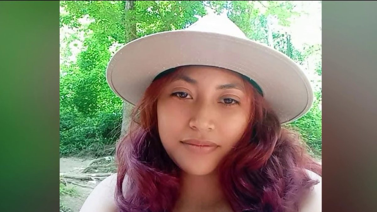 A Maryland mom's family says she was born in the U.S. ICE wants to deport her