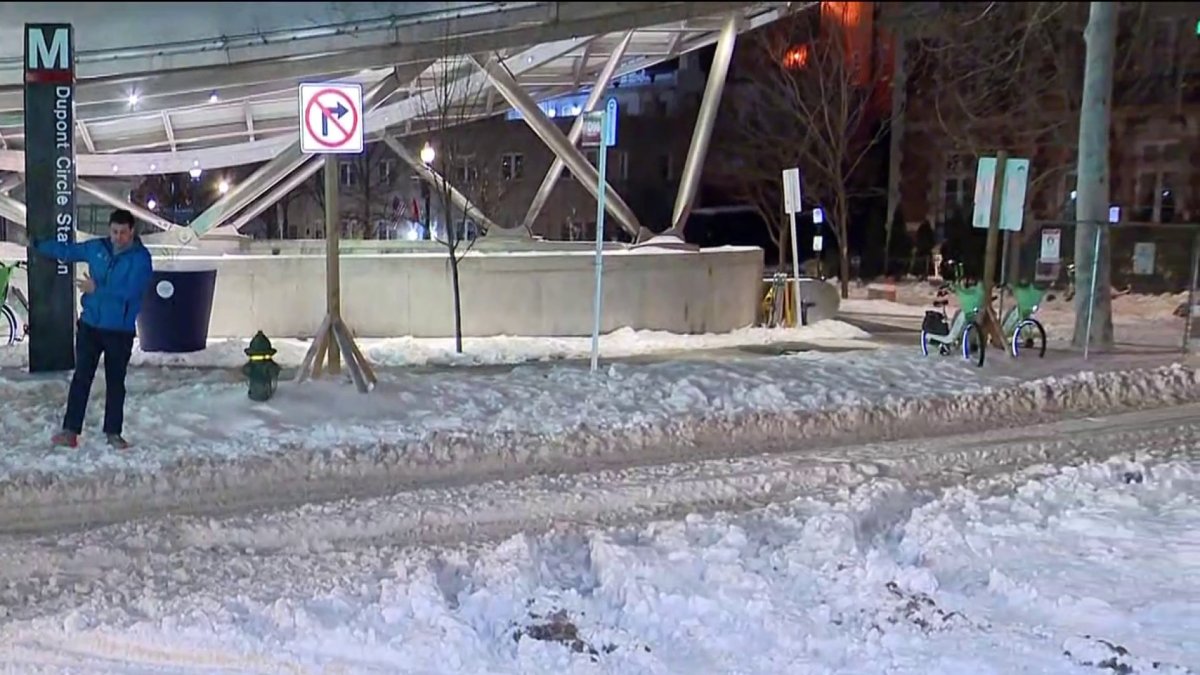 ‘It’s not easy’: crews work to clear snow from DC roads – NBC4 Washington