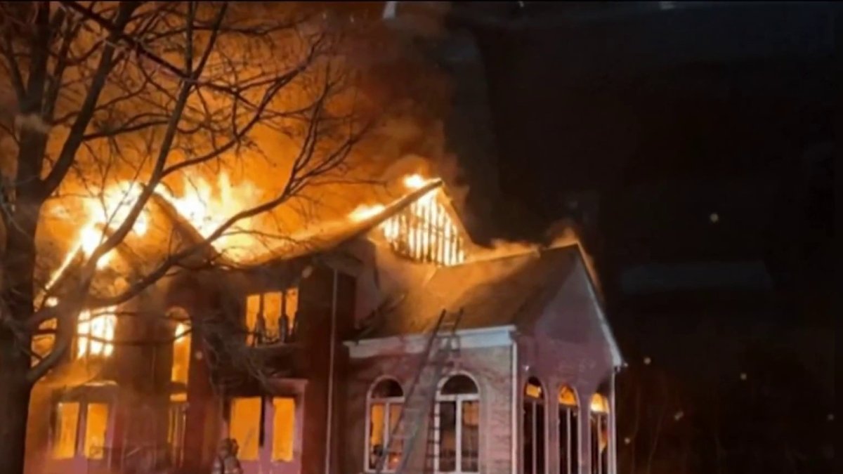 Chicken coop heat lamp may have caused Spencerville house fire