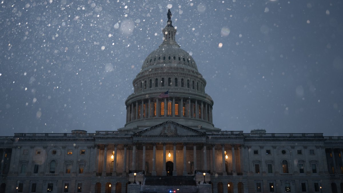 Get live updates on the weather forecast, potential snow totals, road conditions, plowing schedules and more for DC, Maryland and Virginia.