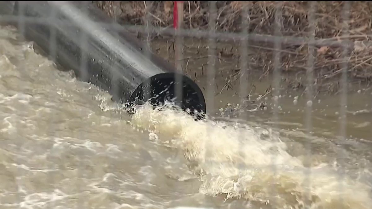 Potomac sewage spill: Repairs to take weeks longer after large rocks found in pipe
