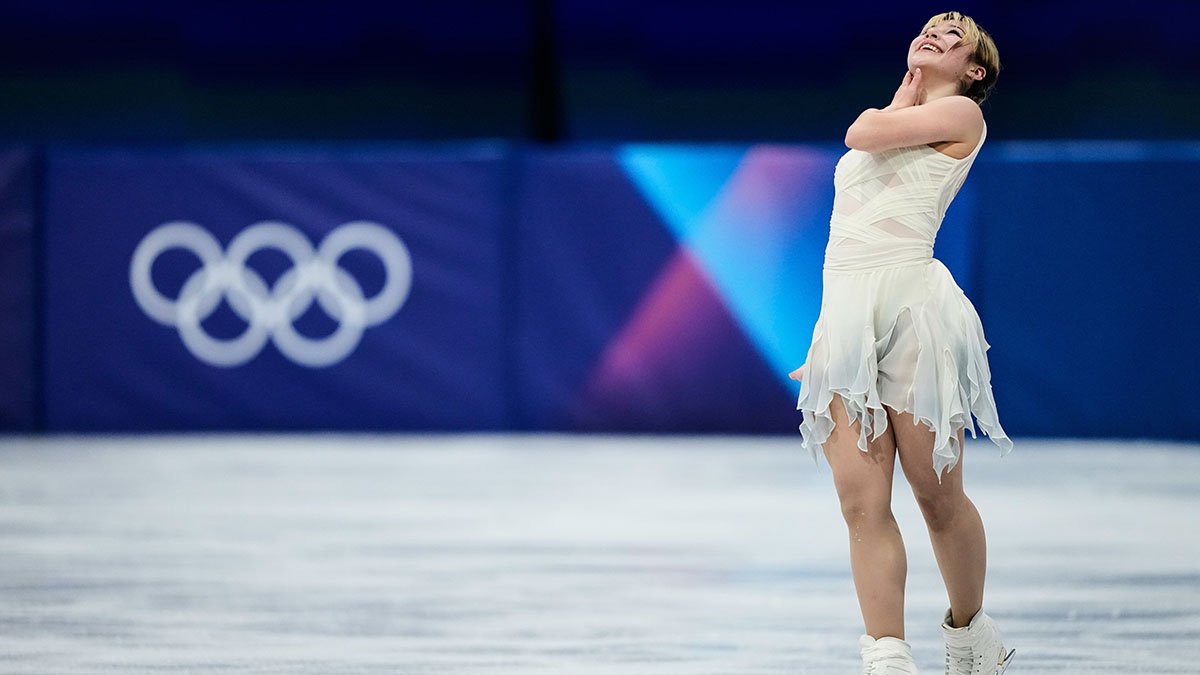 Alysa Liu surges into medal range as U.S. teammates stumble – NBC4