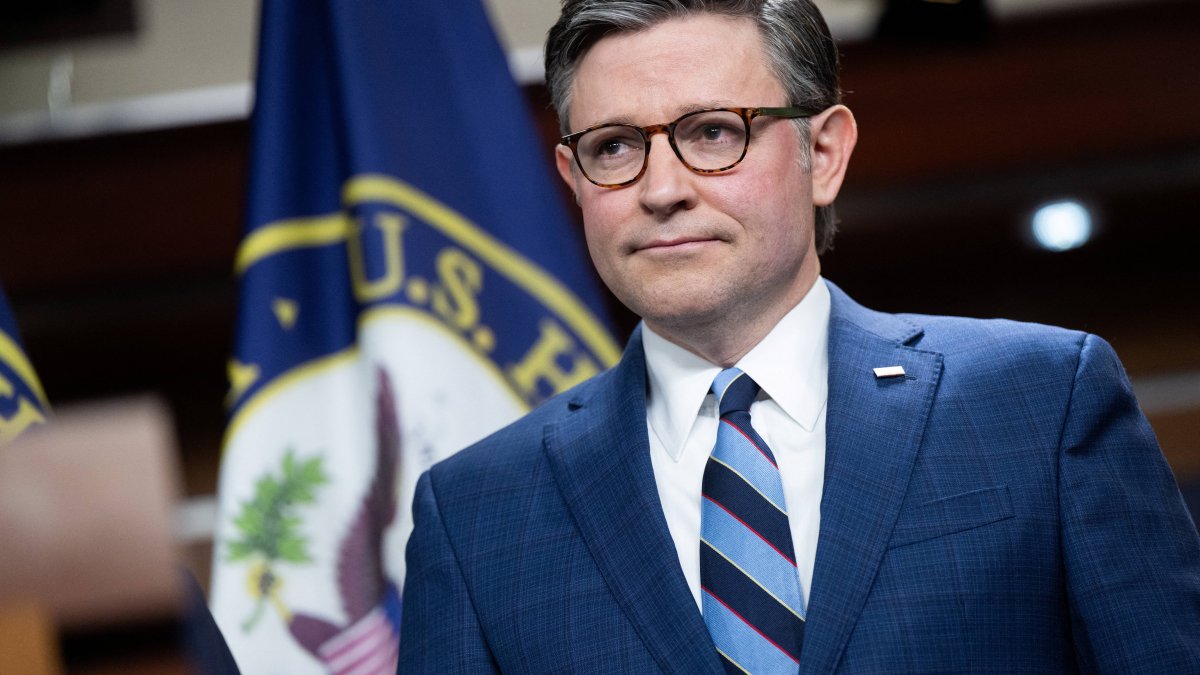 Speaker Mike Johnson faces tough chouces as partial shutdown drags and debate over ICE deepens