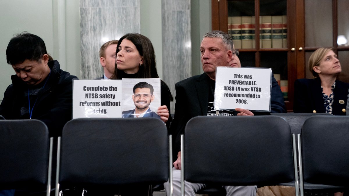 The House failed to approve a bill crafted after last year’s tragic midair collision near D.C. to require key locator systems.