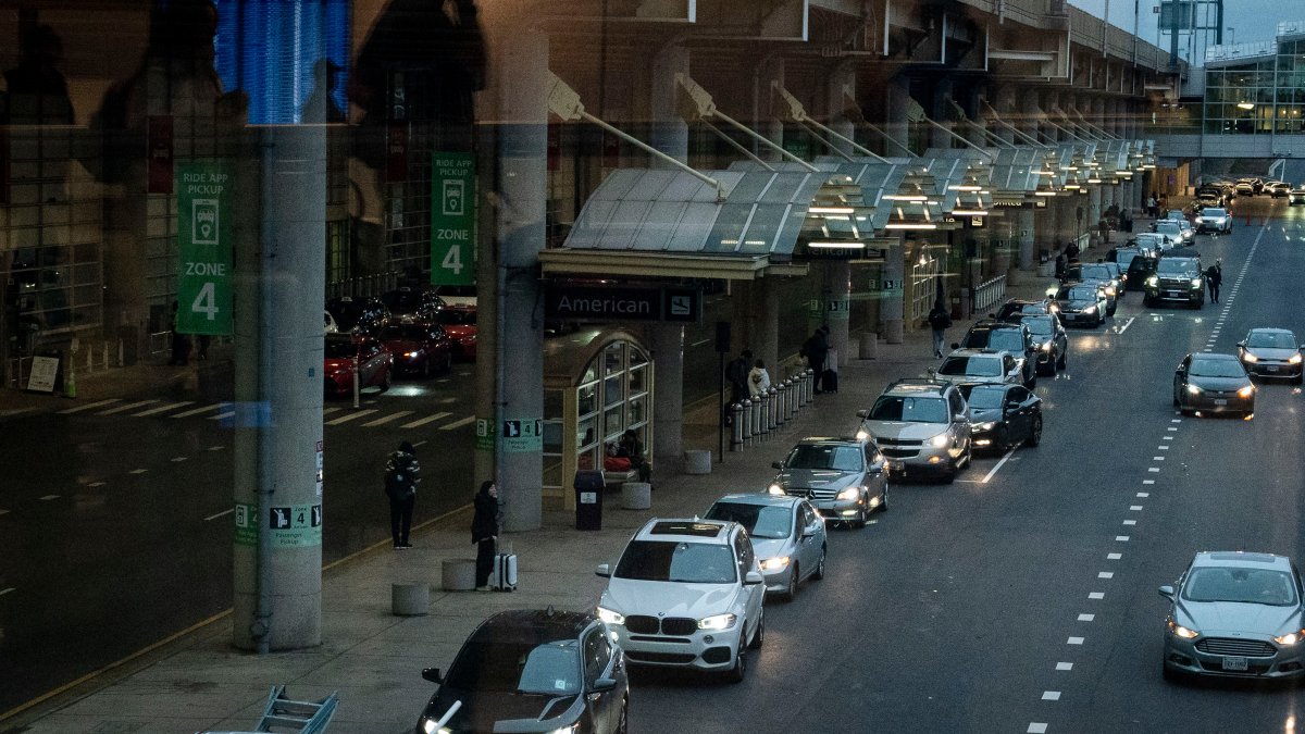 DCA concourse evacuated over suspicious package – NBC4 Washington