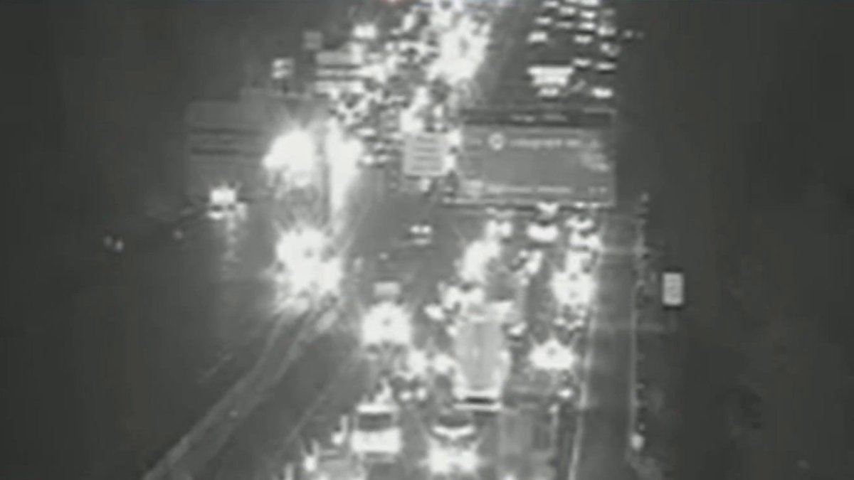 Beltway crash blocks Inner Loop lanes in Virginia, spurring 12-mile backup
