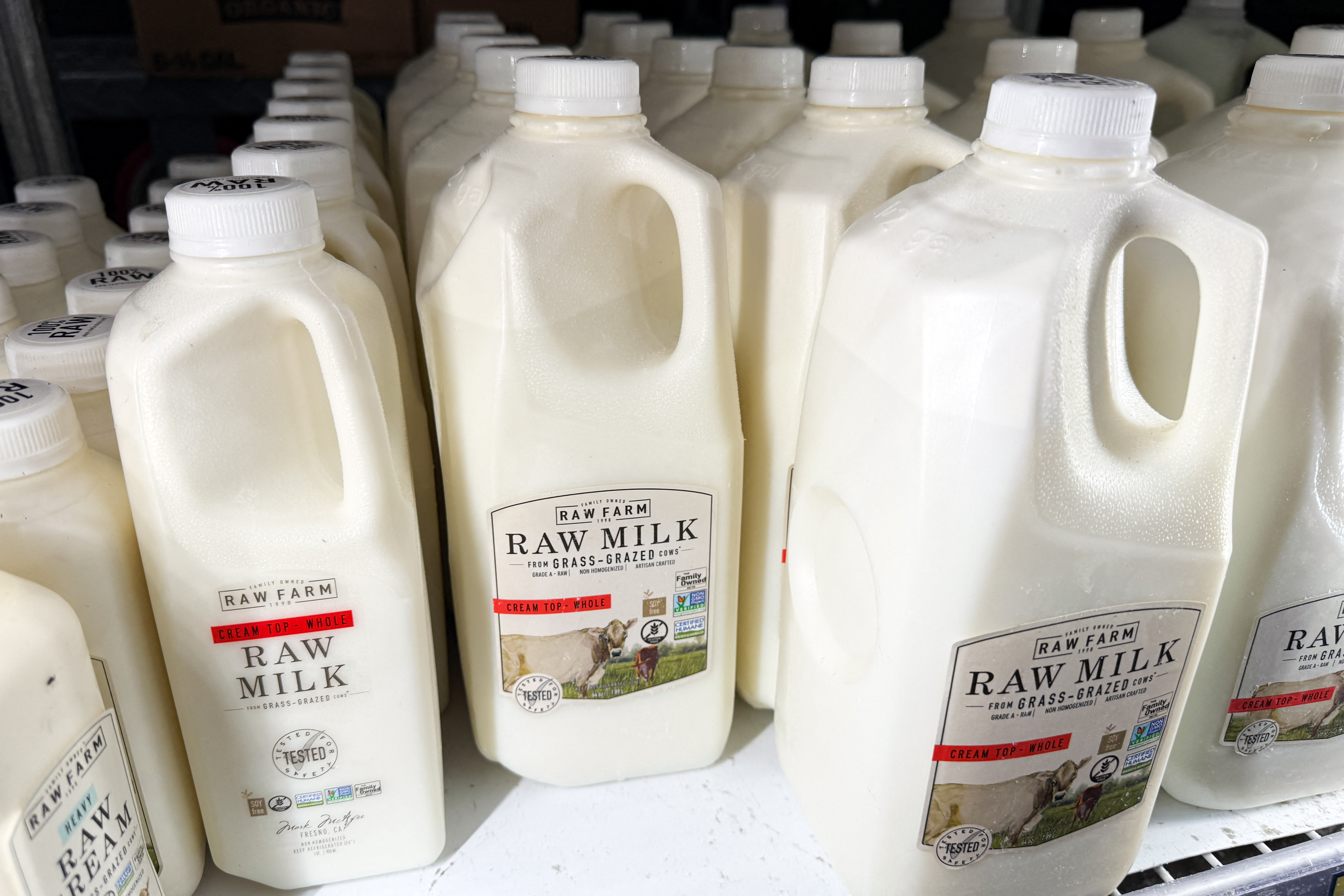 Push for raw milk intensifies despite illness outbreaks and scientists' warnings