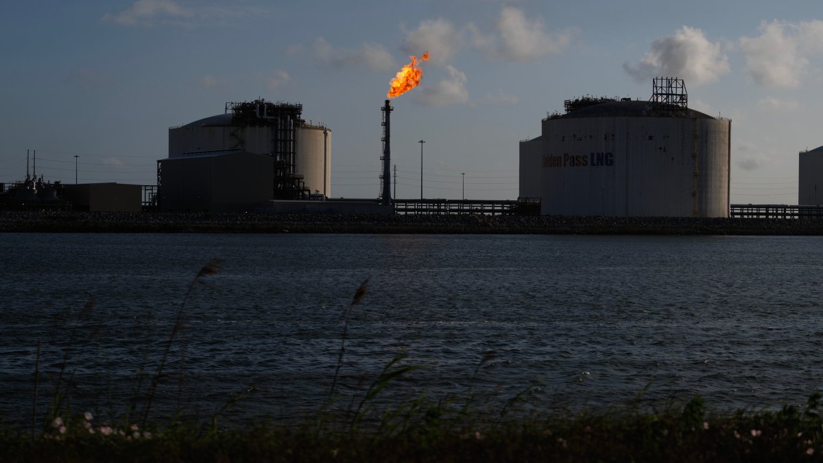 Oil prices jump amid renewed tensions over the Strait of Hormuz – NBC4 ...