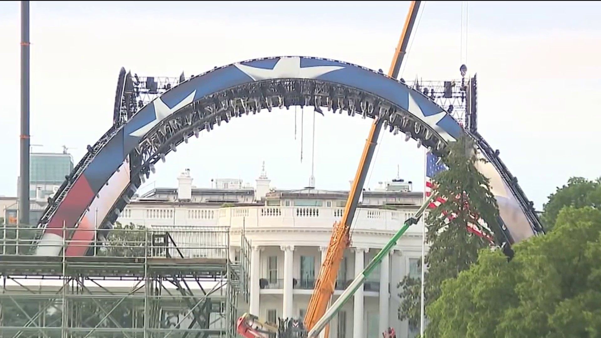 nbcwashington.com - Construction for UFC fight underway on White House lawn