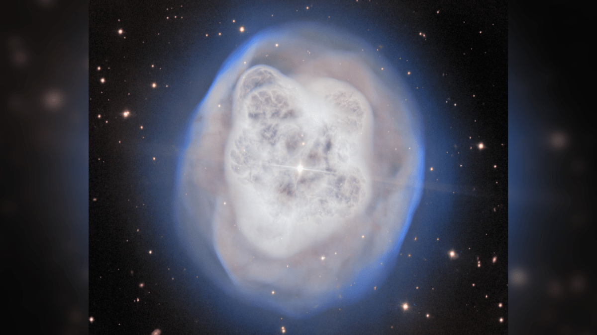 Gaze into a crystal ball: Telescope captures stunning photo of dying star