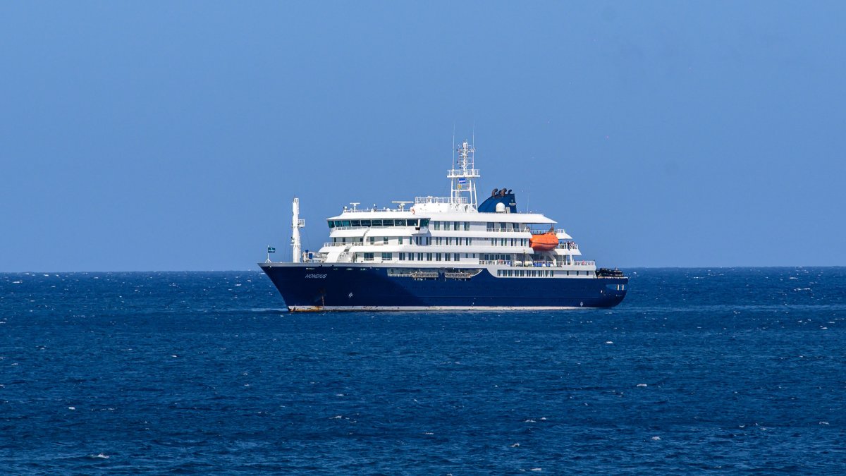 U.S. influencer trapped on ship with hantavirus outbreak posts tearful plea: ‘We're not just headlines'