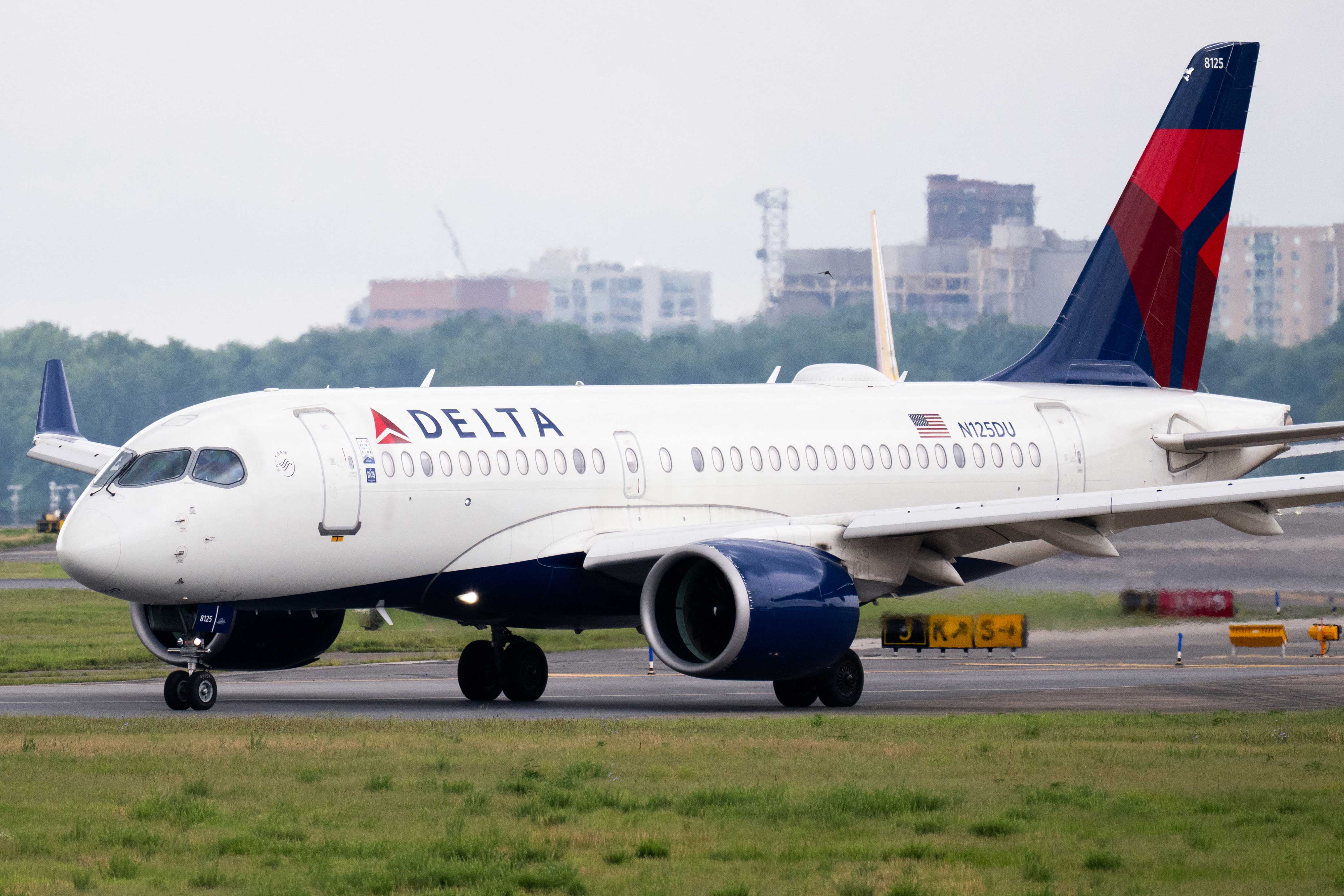 Delta snack policy update means short flights lose food service – NBC4 ...