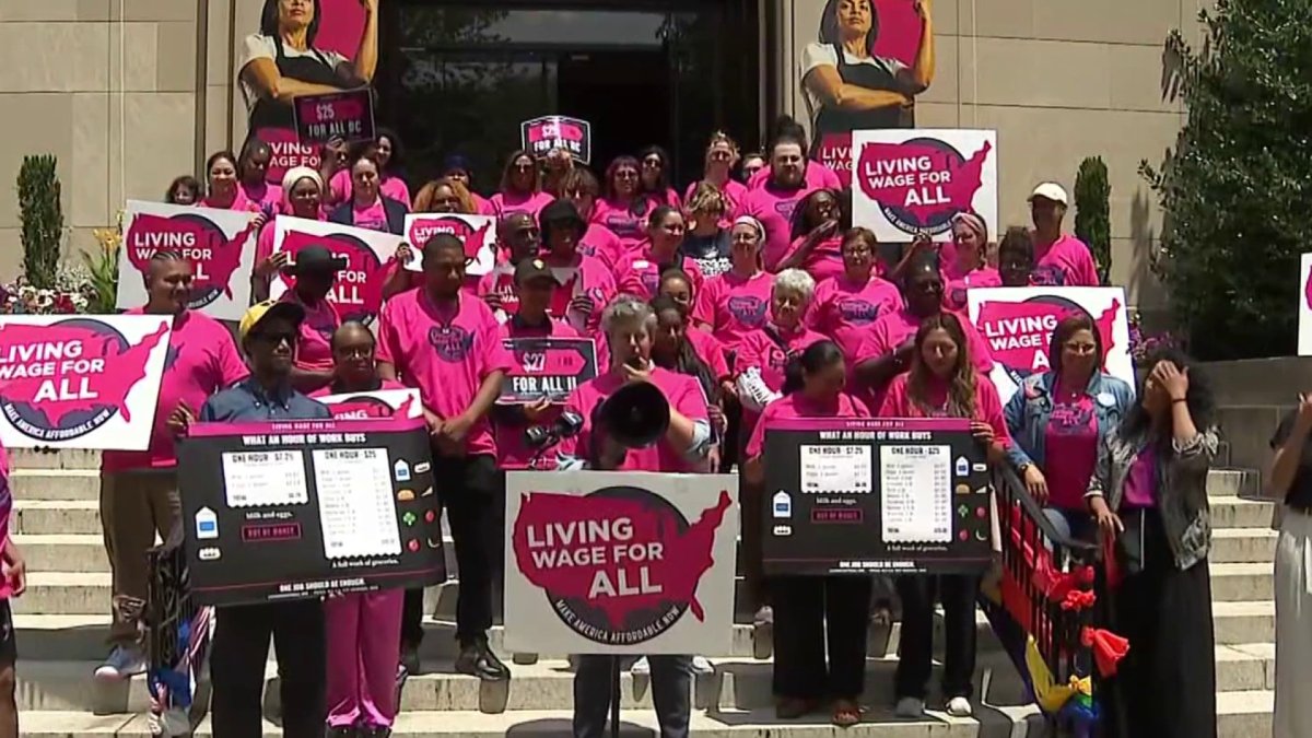 Advocates, lawmakers rally for a $25 per hour minimum wage