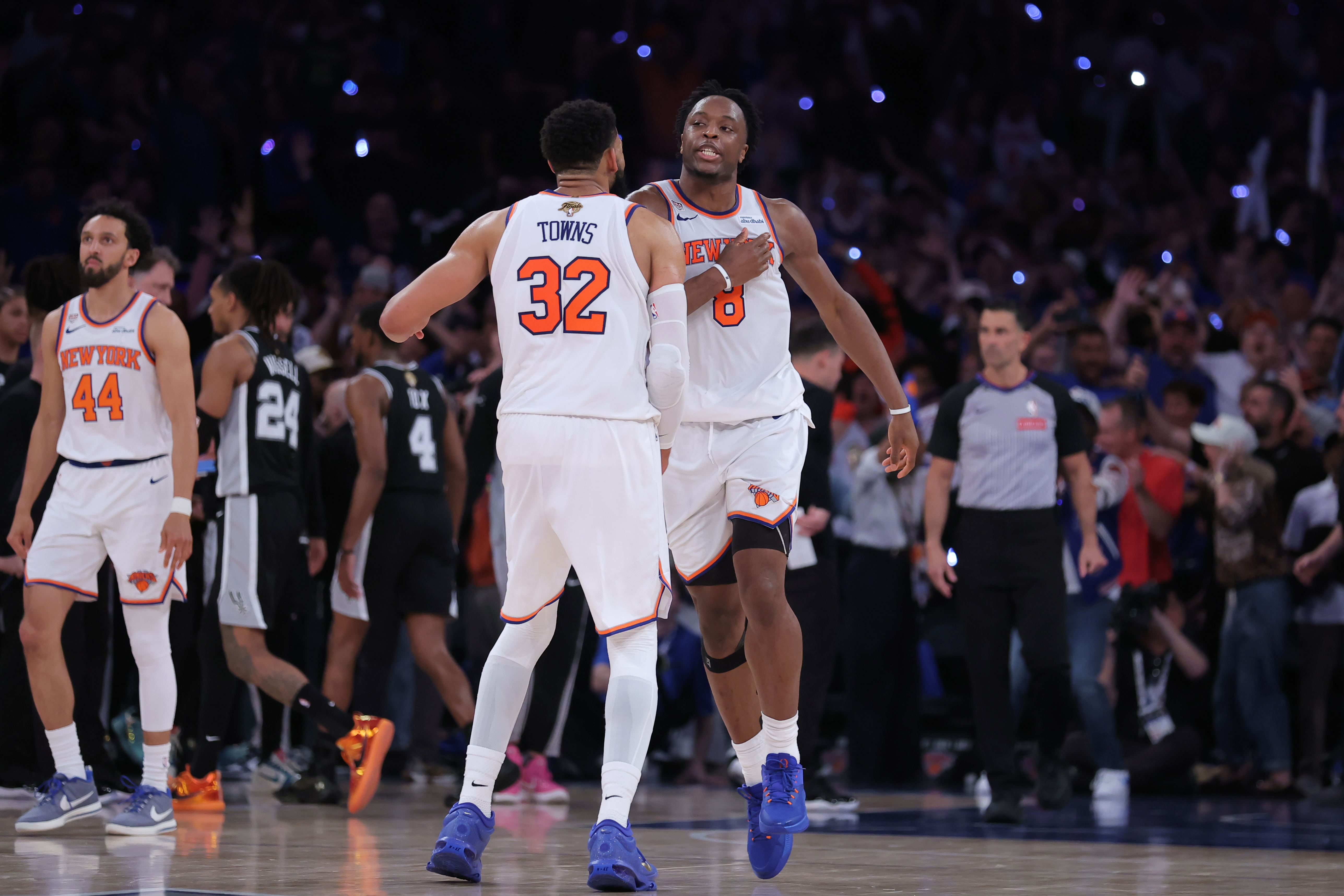 Knicks rally from down 29 to stun Spurs in NBA Finals Game 4 – NBC4 ...