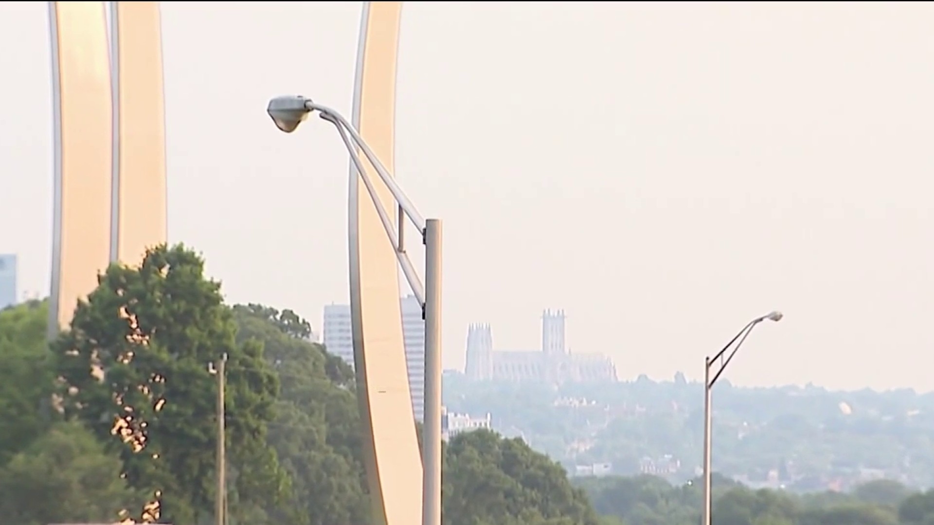 I can taste it': Wildfire smoke creates smoky skies in DC – NBC4