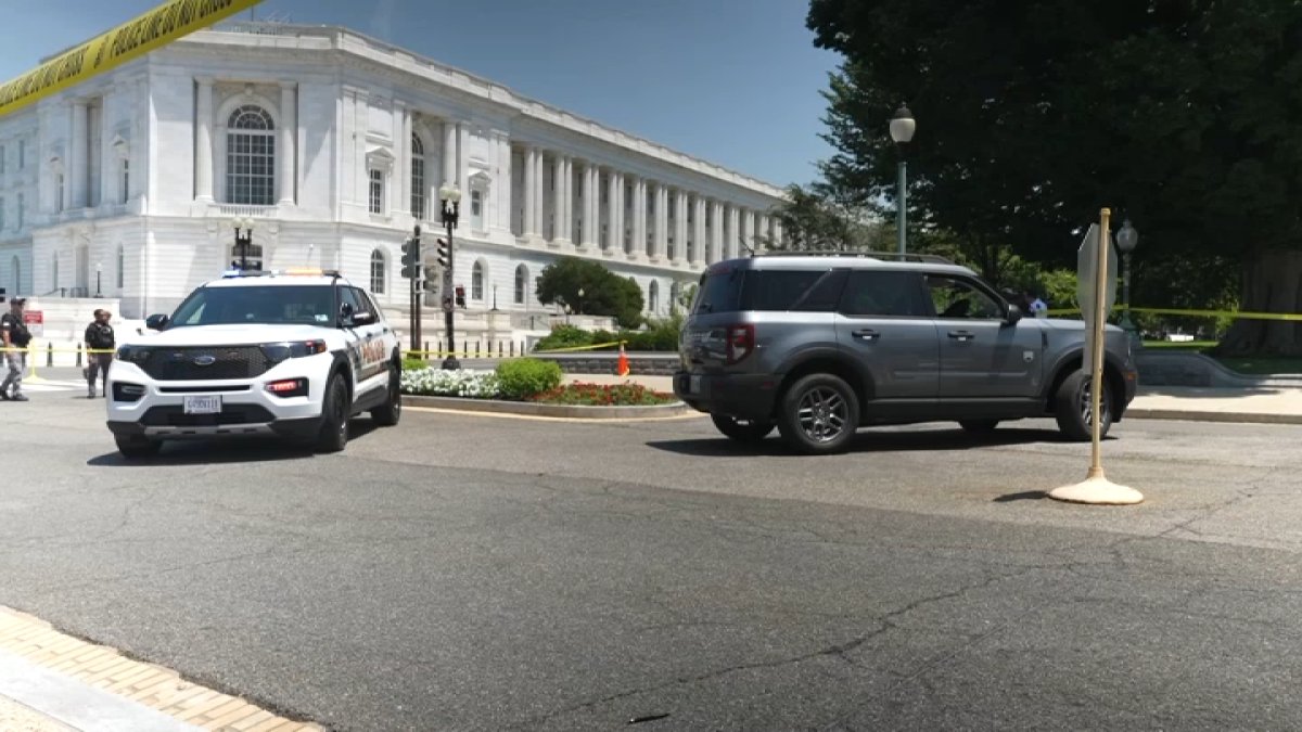 Man with gun arrested near U.S. Capitol Building, police say