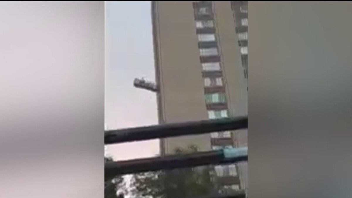 Workers thrown around Maryland building after scaffolding rope breaks 9 stories high