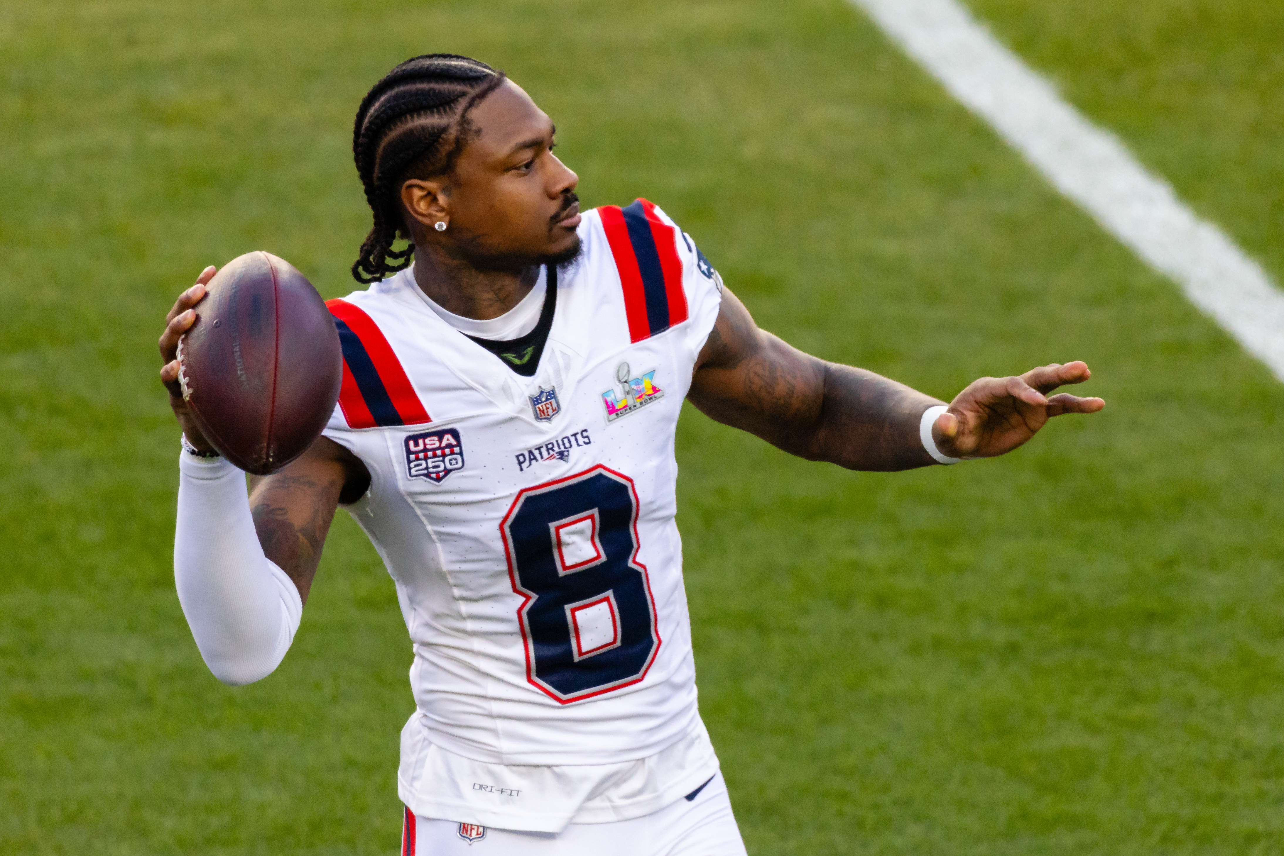 Washington Commanders sign veteran wide receiver Stefon Diggs