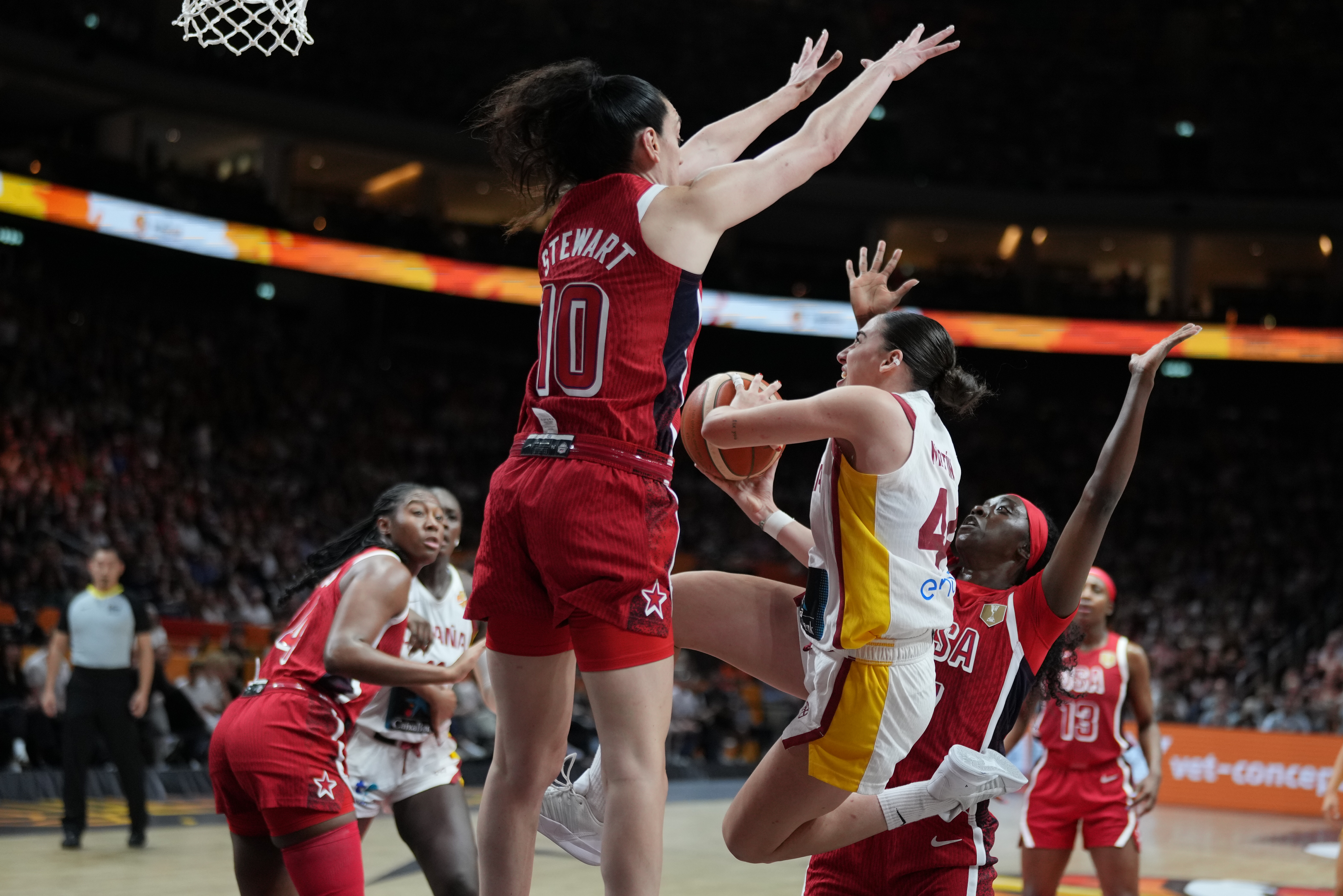 U.S. women top Spain 76-66 to reach the FIBA World Cup final against France