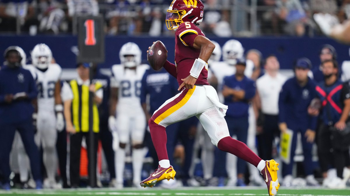 Prescott throws 4 TD passes as Cowboys beat Commanders, who again lose Daniels to dislocated elbow