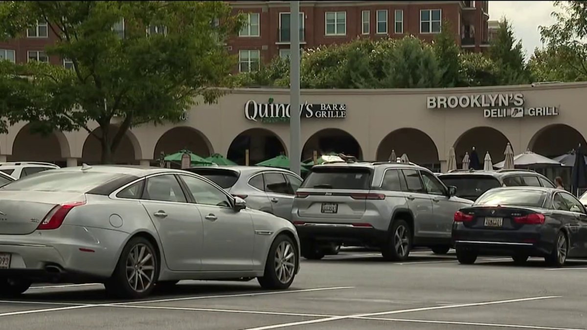 Man shot, killed at shopping center in Rockville