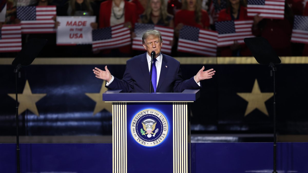 Trump wants to send Americans money. Congress and economists don't seem thrilled with the idea