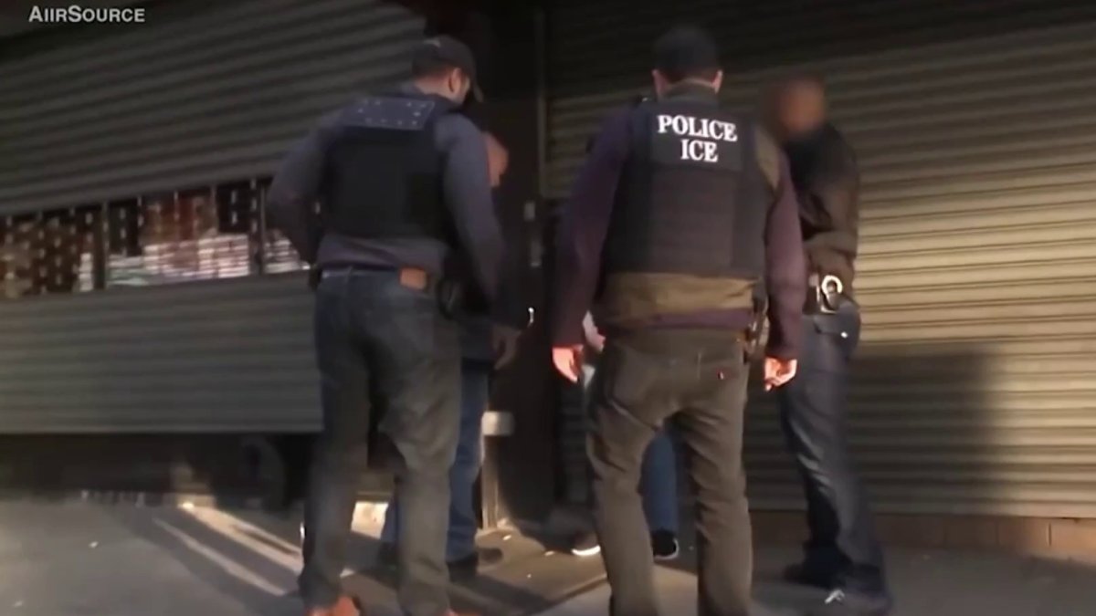 Government watchdog suggests ICE agents' bodycams should automatically activate