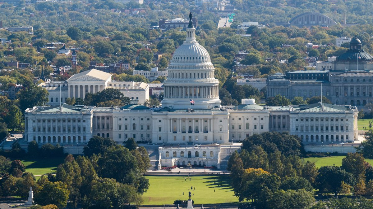 Illinois man charged with mailing threatening letters with white substance to members of Congress