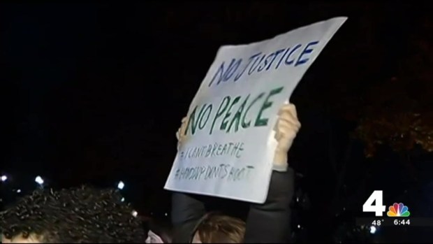 [DC] Demonstrators Gather Outside White House to Protest Eric Garner Grand Jury