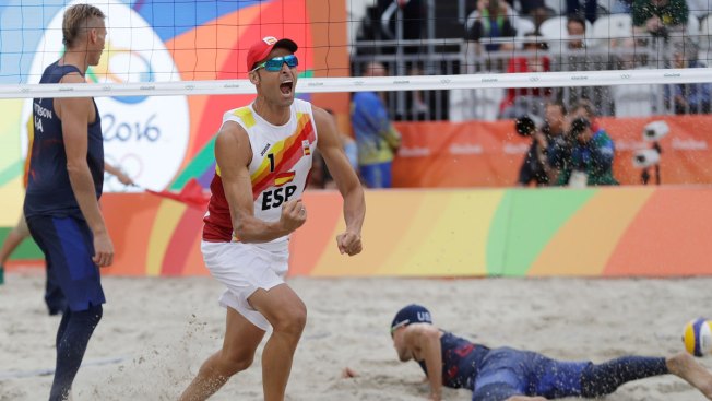 Us Men S Team Loses To Spain In Beach Volleyball Eliminated From Us Men S Team Loses To Spain In Beach Volleyball Eliminated From Tournament