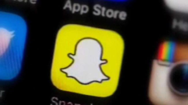 652px x 367px - Snapchat Account With Nude Photos of Fairfax County Teens ...